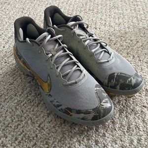 Nike Alpha Huarache Elite 3 Low “Land of the Free” USA Men’s Baseball Cleats 13